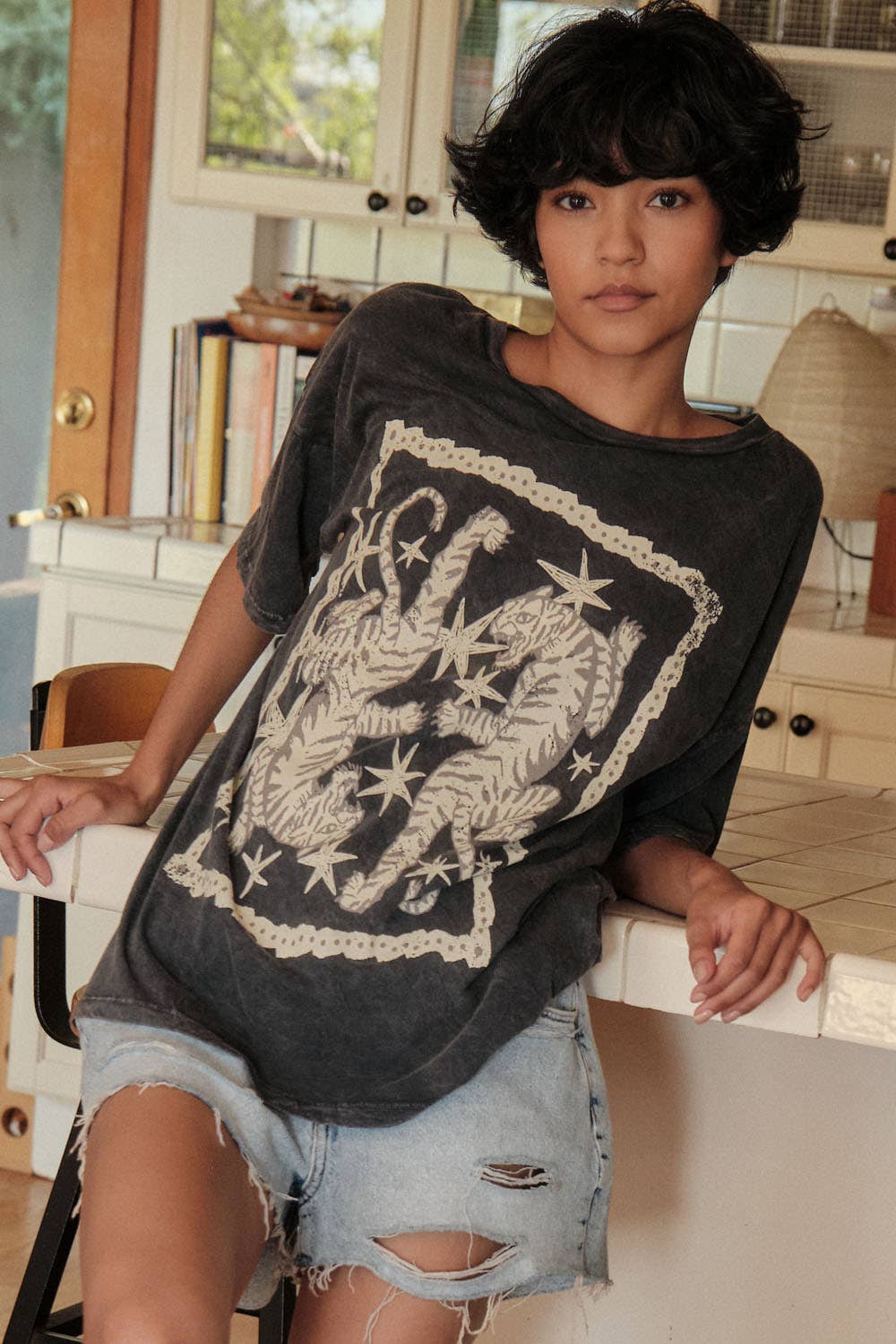 Promesa USA - Tigers and Stars Vintage-Wash Oversized Graphic Tee
